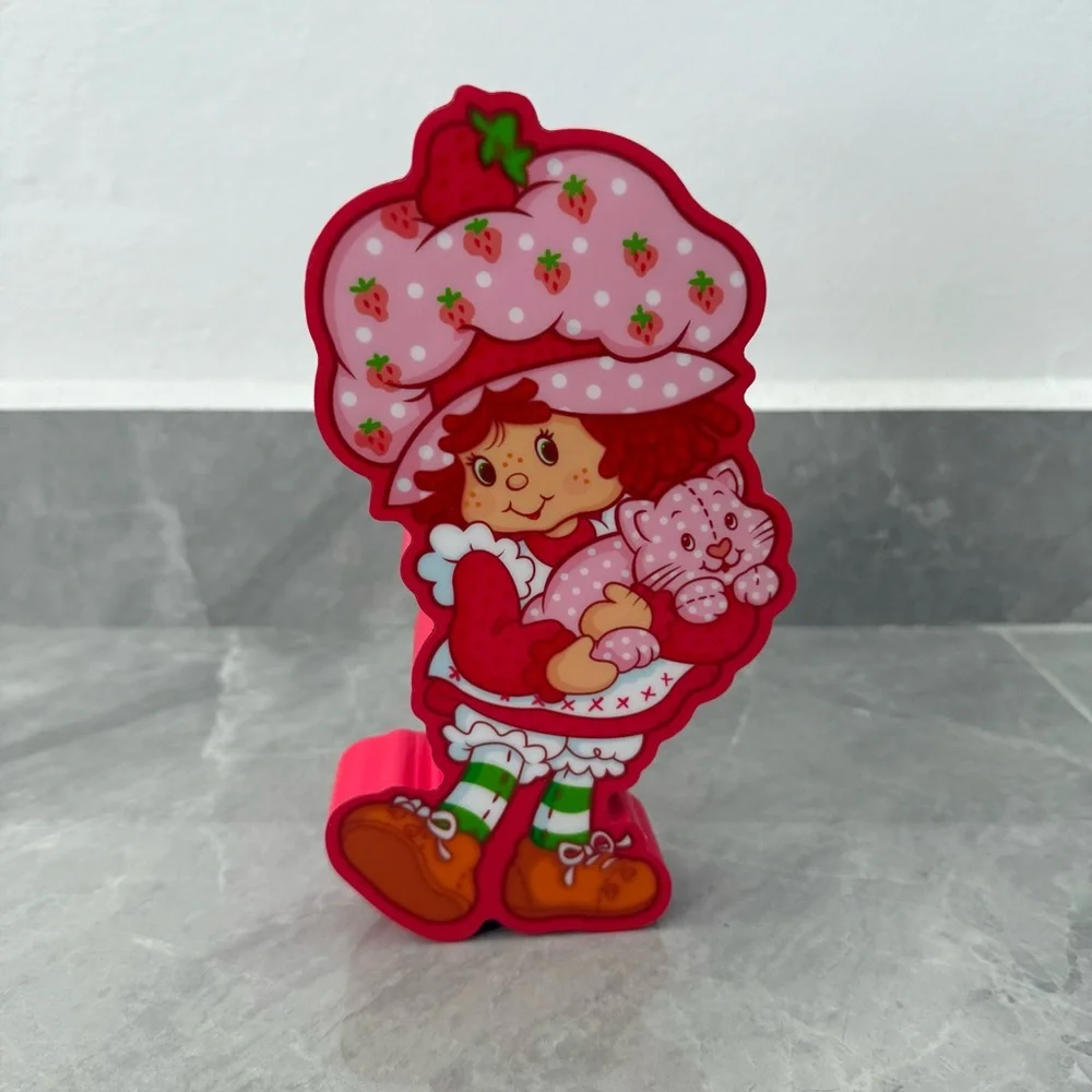 Strawberry Shortcake Cat Wooden Lacquer Figure Wall Hanging Table Home Decor